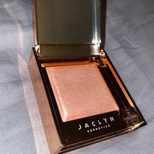 Jaclyn Cosmetics Highlighter